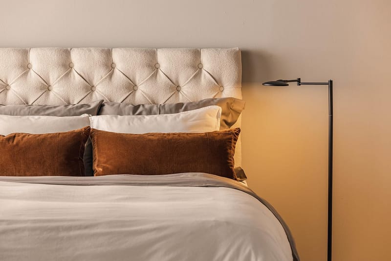 Oslo Lyx Sängpaket Boucle 140x200 Djuphäftad gavel Ljusbeige - Möbler - Sovrum - Sängar - Kontinentalsängar