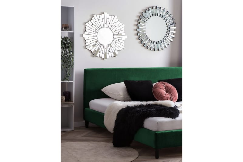 Fitou Sängram 180x200 cm i Sammet med Sänggavel - Grön - Möbler - Sovrum - Sängram & sängstomme