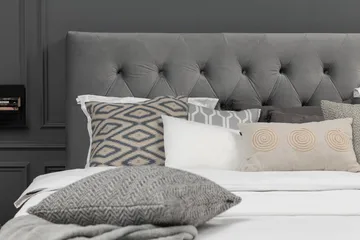 Royal Velvet Komplett Sängpaket 180x200 cm - Ljusgrå med Låga Rosében - Möbler - Sovrum - Sängar - Komplett Sängpaket