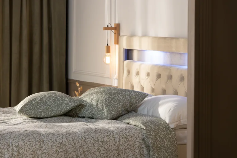 Alessia Förvaringssäng med LED-belysning 180x200 - Möbler - Sovrum - Sängar - Sängar med förvaring