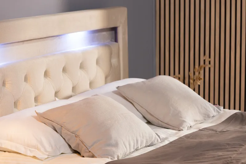 Francisco Komplett Sängpaket med Lyftförvaring LED-belysning 180x200 - Beige - Möbler - Sovrum - Sängar - Sängar med förvaring