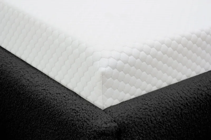 Teddy Komplett Sängpaket Sängram med Madrass 180x200 cm - Svart - Möbler - Sovrum - Sängar - Komplett Sängpaket