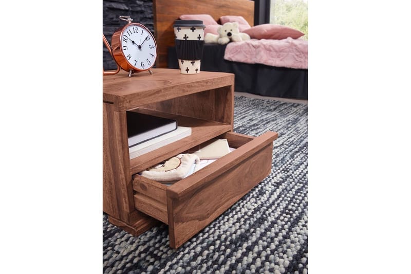 Sängbord Wohnling Massivt trä med låda och hylla i låg design i lantlig stil Akacia - Akacia - Möbler - Sovrum - Sängbord