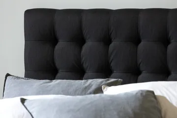 Ella Sänggavel 140 cm Rutig - Svart - Möbler - Sovrum - Sänggavlar