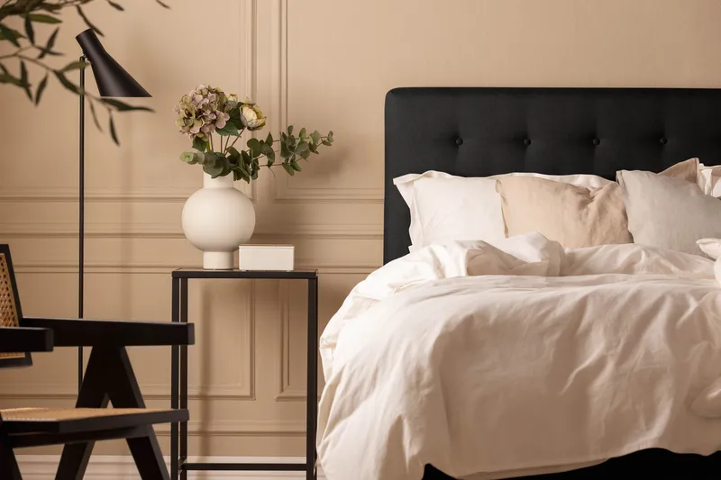 Scarlett Djuphäftad gavel 180 - Svart - Möbler - Sovrum - Sänggavlar