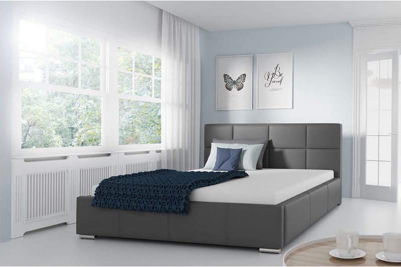 Sirdal Komplett Sängpaket 180x200 cm i Konstläder med Förvaring och Sänggavel + Bäddmadrass - Grå - Möbler - Sovrum - Sängram & sängstomme
