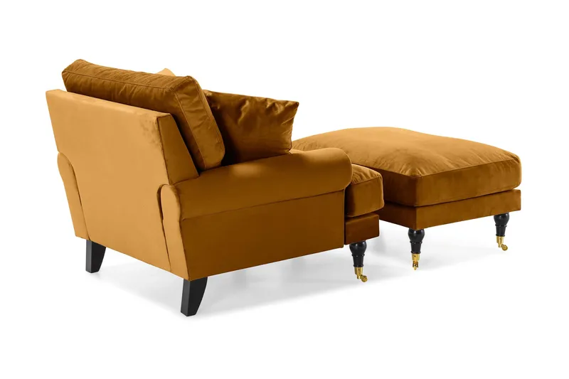 Andrew Fåtölj med Fotpall Sammet - Amber/Mässing - Möbler - Vardagsrum - Fåtöljer - Sammetsfåtölj