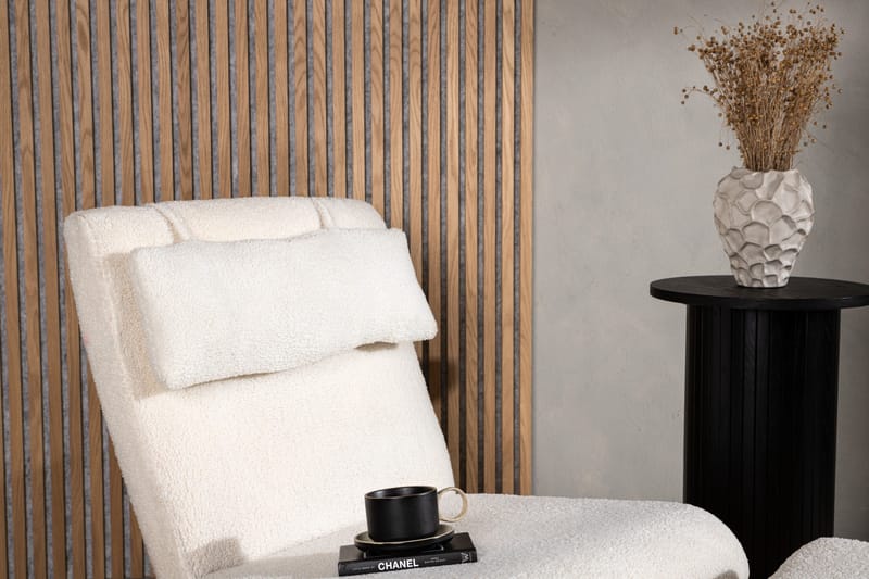 Laconia Fåtölj - Vit - Möbler - Vardagsrum - Fåtöljer - Fåtölj med fotpall