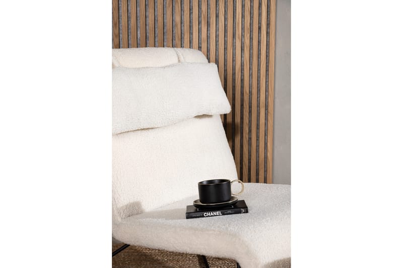 Laconia Fåtölj - Vit - Möbler - Vardagsrum - Fåtöljer - Fåtölj med fotpall