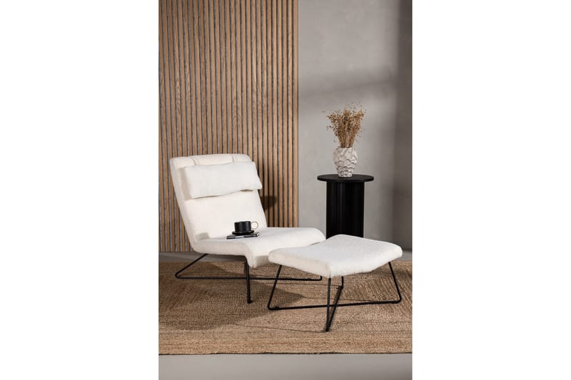 Laconia Fåtölj - Vit - Möbler - Vardagsrum - Fåtöljer - Fåtölj med fotpall