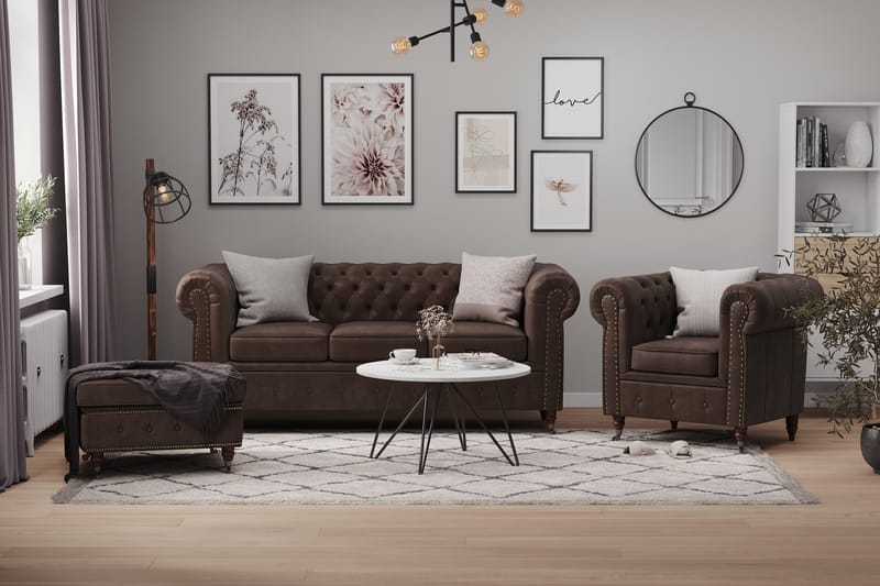 CHESTERFIELD LUX Soffgrupp 3-sits+2-sits+Fåtölj+Fotpall - Möbler - Vardagsrum - Soffgrupper - Howard soffgrupp