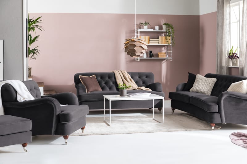 Howard Riviera Soffgrupp Svängd 3-sits + 2-sits Soffa + Fåtölj + Fotpall i Sammet - Mörkgrå - Möbler - Vardagsrum - Soffgrupper - Howard soffgrupp