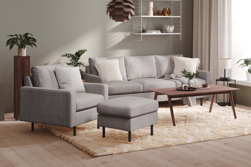 Peppe Soffgrupp 3-sits Soffa + Fåtölj + Fotpall i Manchester - Grå - Möbler - Vardagsrum - Soffgrupper