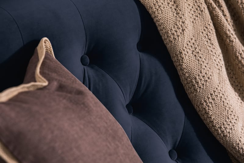 Howard Riviera 2-sits Sammetssoffa - Blå - Möbler - Vardagsrum - Soffor - 2-sits soffor