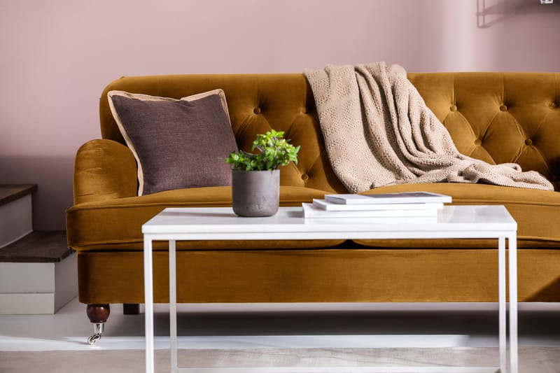 Howard Riviera 2-sits Sammetssoffa - Mörkgul - Möbler - Vardagsrum - Soffor - 2-sits soffor