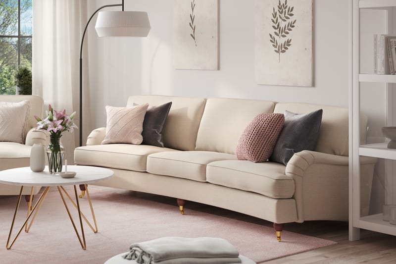 Howard Lyx 4-sits Svängd Tygsoffa - Beige - Möbler - Vardagsrum - Soffor - 4-sits soffor
