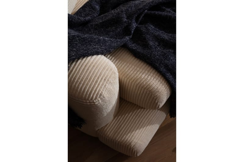 Relento Svängd Soffa 4-sits - Beige - Möbler - Vardagsrum - Soffor - 4-sits soffor