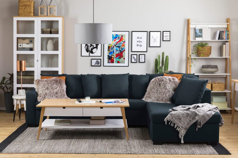 Crazy 4-sits Högervänd L-formad Schäslongsoffa i Tyg inkl Kuvertkuddar - Blå - Möbler - Vardagsrum - Soffor - Divansoffa & schäslong