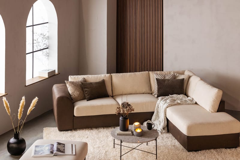 Cuba 4-sits Högervänd L-formad Schäslongsoffa i Konstläder/Tyg - Brun / Beige - Möbler - Vardagsrum - Soffor - Divansoffa & schäslong
