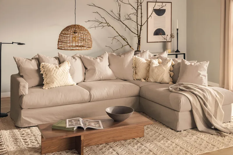 Menard 4-sits Högervänd L-formad Djup Schäslongsoffa i Tyg - Beige - Möbler - Vardagsrum - Soffor - Divansoffa & schäslong