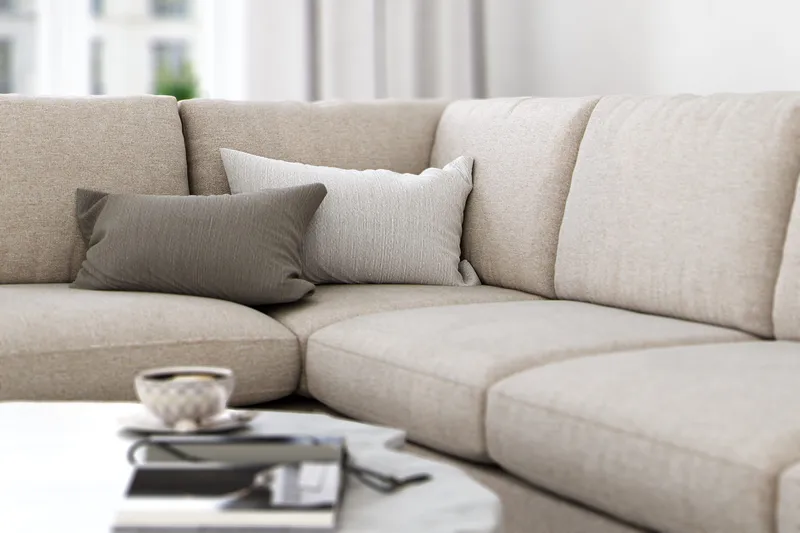 Ocean Lyx 4-sits Vänstervänd L-formad Schäslongsoffa i Tyg - Beige - Möbler - Vardagsrum - Soffor - Divansoffa & schäslong