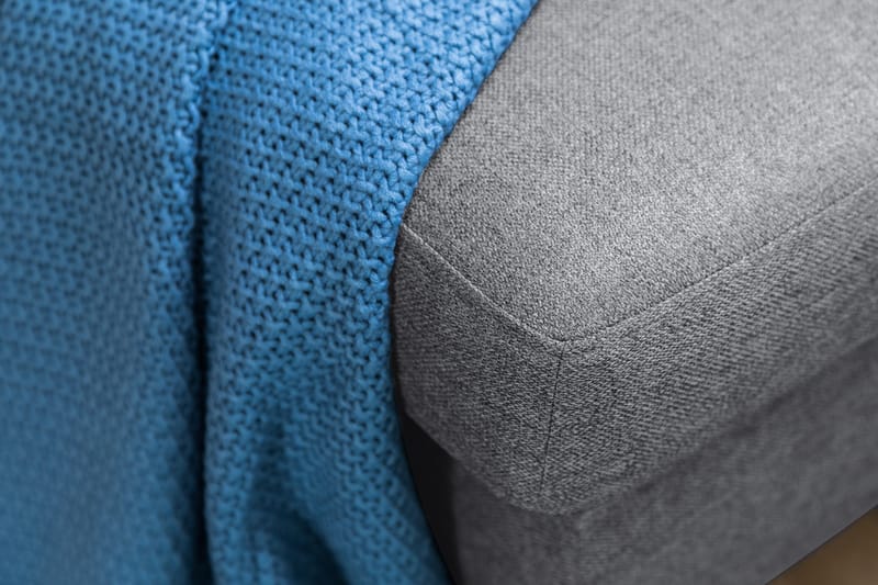 Peppe 4-sits Vänstervänd L-formad Schäslongsoffa i Tyg - Ljusgrå - Möbler - Vardagsrum - Soffor - Divansoffa & schäslong