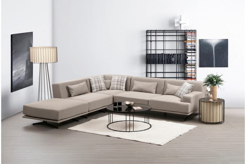 Sanroman Vänstervänd L-formad Schäslongsoffa 302 cm i Tyg - Beige - Möbler - Vardagsrum - Soffor - Divansoffa & schäslong