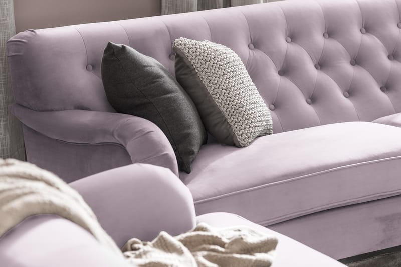 Howard Riviera 3-sits Svängd Sammetssoffa - Lila - Möbler - Vardagsrum - Soffor - Sammetssoffor