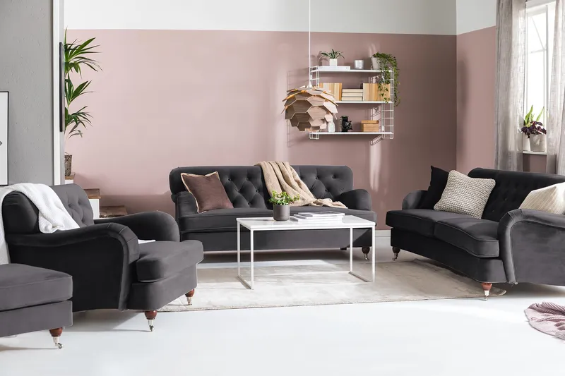 Howard Riviera 3-sits Svängd Sammetssoffa - Mörkgrå - Möbler - Vardagsrum - Soffor - Sammetssoffor