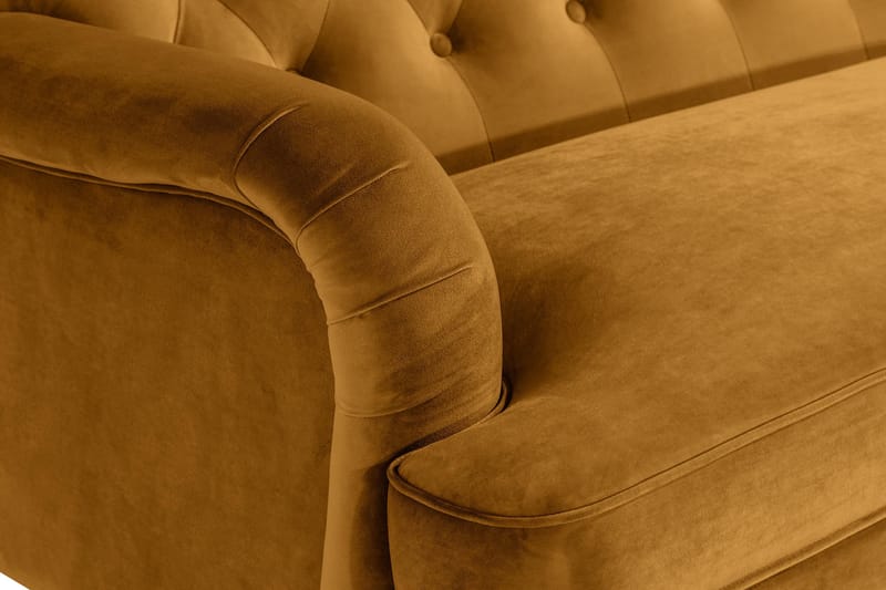 Howard Riviera 3-sits Svängd Sammetssoffa - Mörkgul - Möbler - Vardagsrum - Soffor - Sammetssoffor