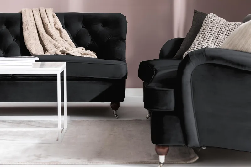 Howard Riviera 3-sits Svängd Sammetssoffa - Svart - Möbler - Vardagsrum - Soffor - Sammetssoffor