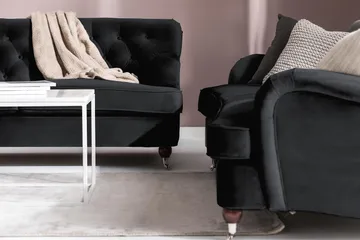 Howard Riviera 3-sits Svängd Sammetssoffa - Svart - Möbler - Vardagsrum - Soffor - Sammetssoffor