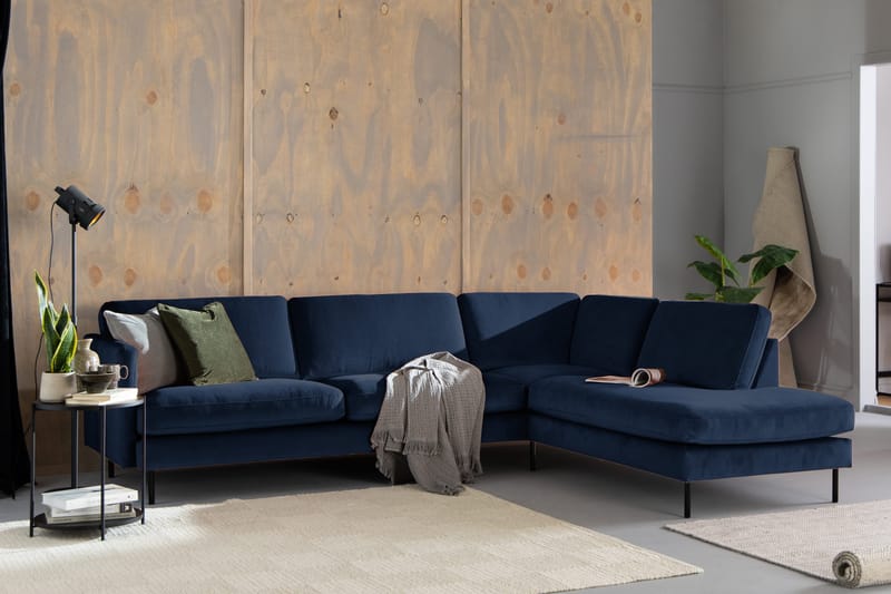 Teodin 2,5-sits Sammetssoffa med Schäslong Höger - Blå - Möbler - Vardagsrum - Soffor - Sammetssoffor