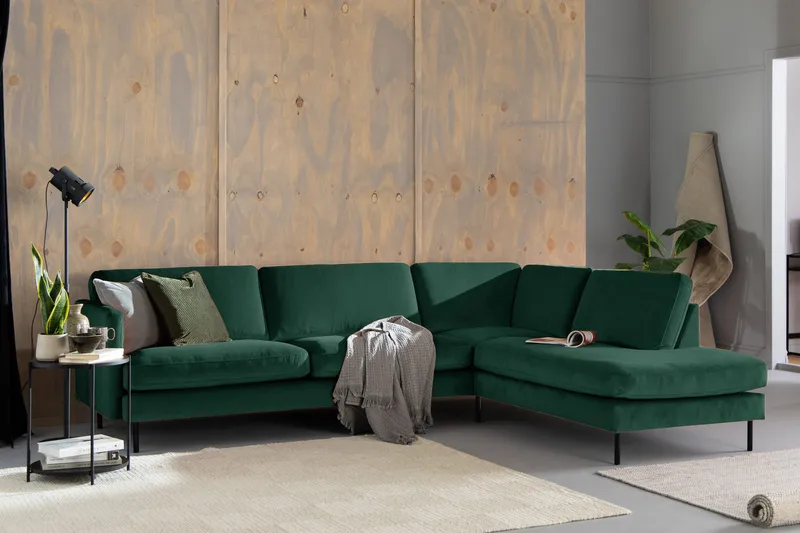 Teodin 2,5-sits Sammetssoffa med Schäslong Höger - Grön - Möbler - Vardagsrum - Soffor - Sammetssoffor