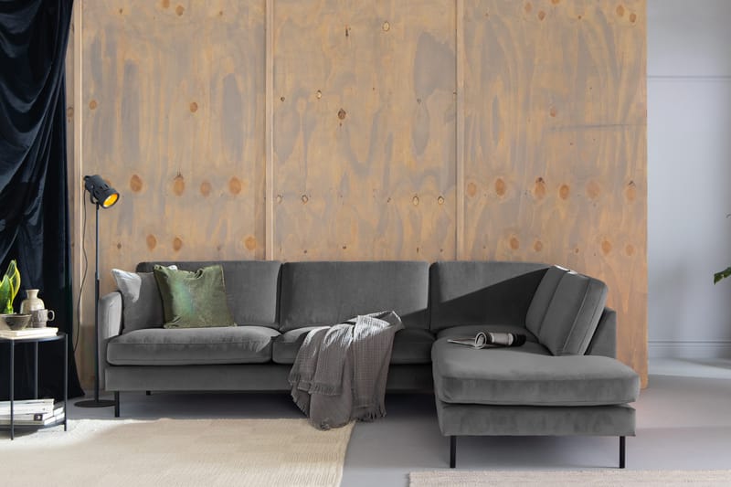 Teodin 2,5-sits Sammetssoffa med Schäslong Höger - Ljusgrå - Möbler - Vardagsrum - Soffor - Sammetssoffor