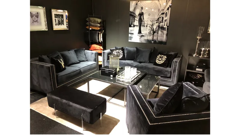 Soffa Henrika 2 Sits Onyx Tyg med 4 Kuddar - onyx svart - Möbler - Vardagsrum - Soffor - 2-sits soffor