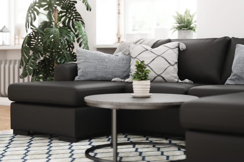 Porto 4-sits Högervänd U-formad Soffa med Divan och Schäslong + Fotpall i Konstläder - Svart - Möbler - Vardagsrum - Soffor - Skinnsoffor