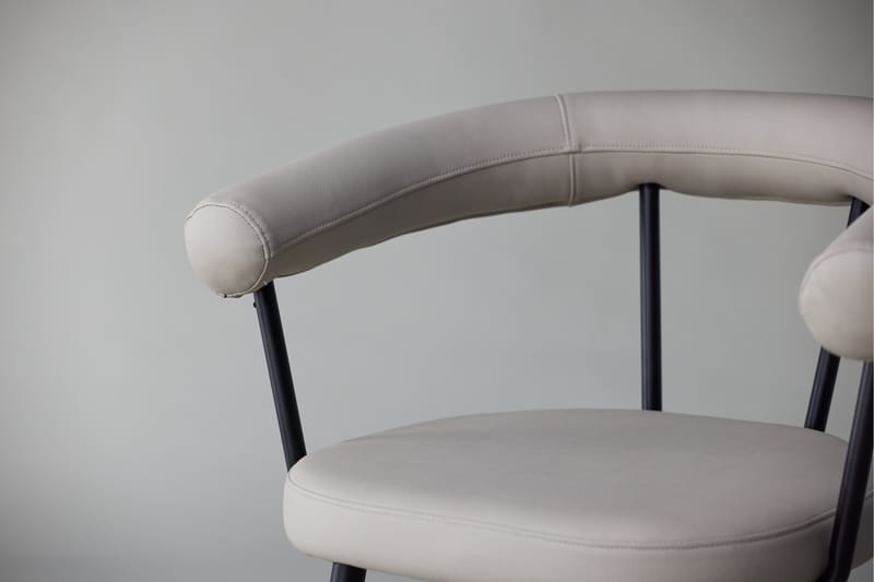 Västerås x Josefin Lustig Karmstol - Offwhite/Svart - Möbler - Vardagsrum - Stolar & sittmöbler - Karmstolar