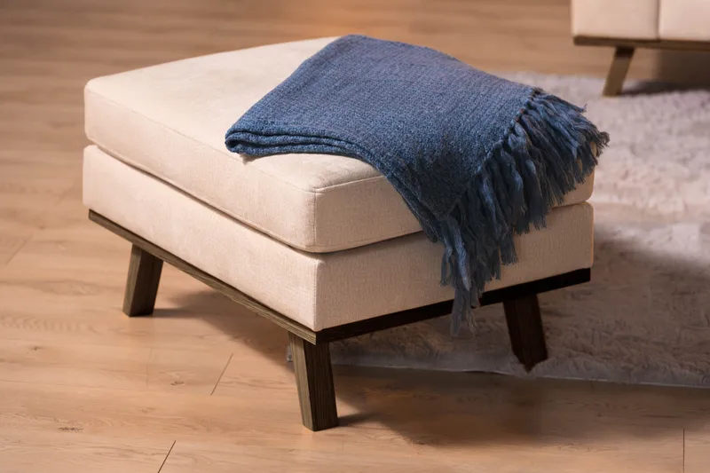 Copenhagen Fotpall Sammet - Beige - Möbler - Vardagsrum - Stolar & sittmöbler - Pallar - Fotpall