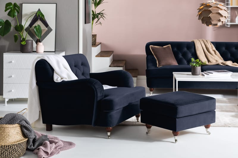 Howard Riviera Fotpall Sammet - Midnattsblå - Möbler - Vardagsrum - Stolar & sittmöbler - Pallar - Fotpall