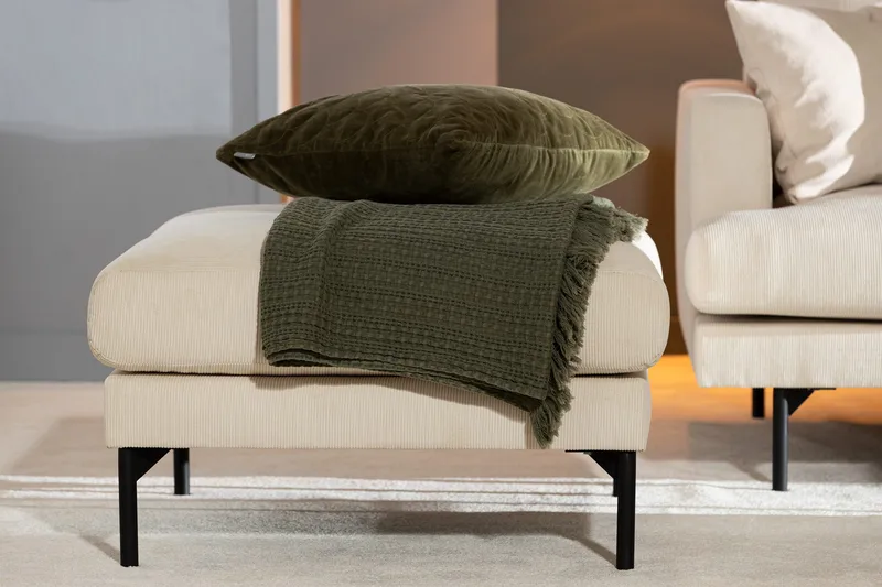 Menard Manchester Fotpall 87 cm Bred - Beige - Möbler - Vardagsrum - Stolar & sittmöbler - Pallar - Fotpall