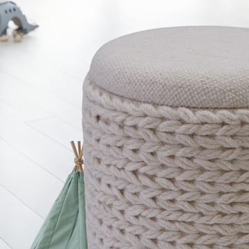 Ivoino Pall 40 cm - cremefärgad - Möbler - Vardagsrum - Stolar & sittmöbler - Pallar - Fotpall