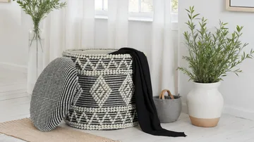 Ivoino Pall 40 cm - Svart/Vit - Möbler - Vardagsrum - Stolar & sittmöbler - Pallar - Fotpall