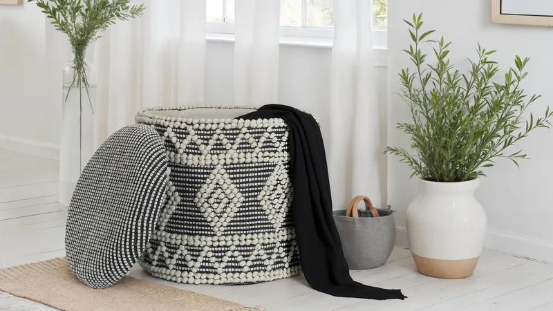 Ivoino Pall 40 cm - Svart/Vit - Möbler - Vardagsrum - Stolar & sittmöbler - Pallar - Fotpall
