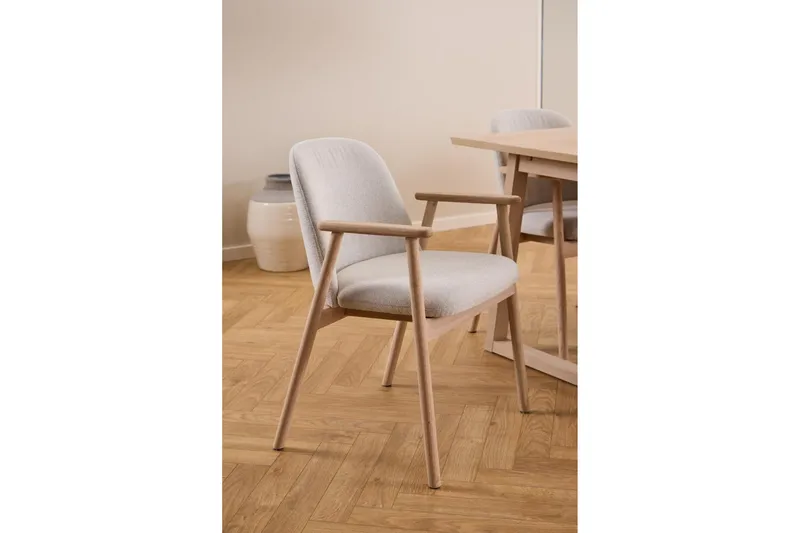 Reciclar Matstol i Bouclé med armstöd i ek trä - Beige - Möbler - Vardagsrum - Stolar & sittmöbler - Karmstolar