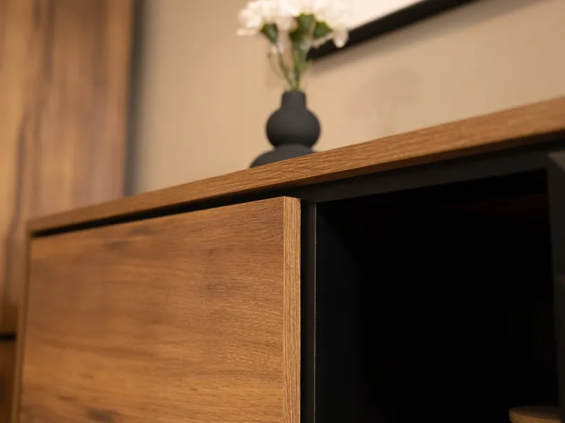 Lorvenn Tv-bänk 190 cm - Brun/Svart - Möbler - Vardagsrum - Tv-möbler & mediamöbler - Tv-bänkar