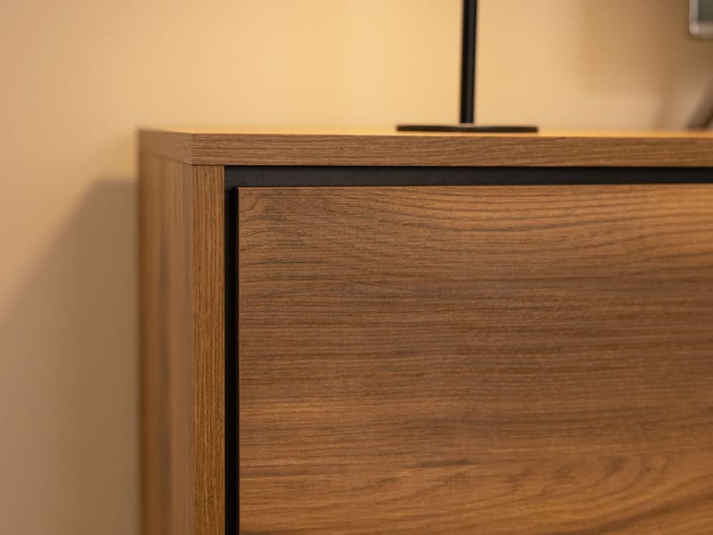 Lorvenn Tv-bänk 190 cm - Brun/Svart - Möbler - Vardagsrum - Tv-möbler & mediamöbler - Tv-bänkar