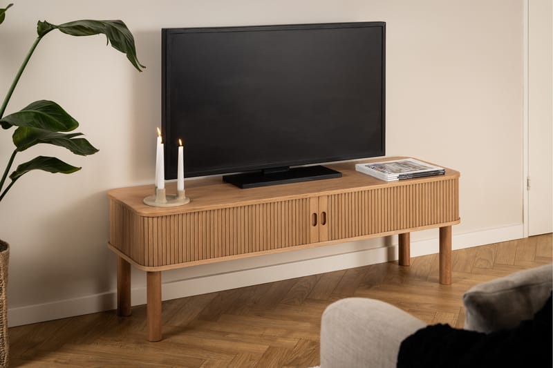 Samay Golvstående Tv Bänk 140 cm med Förvaring i Ek - Brun - Möbler - Vardagsrum - Tv-möbler & mediamöbler - Tv-bänkar