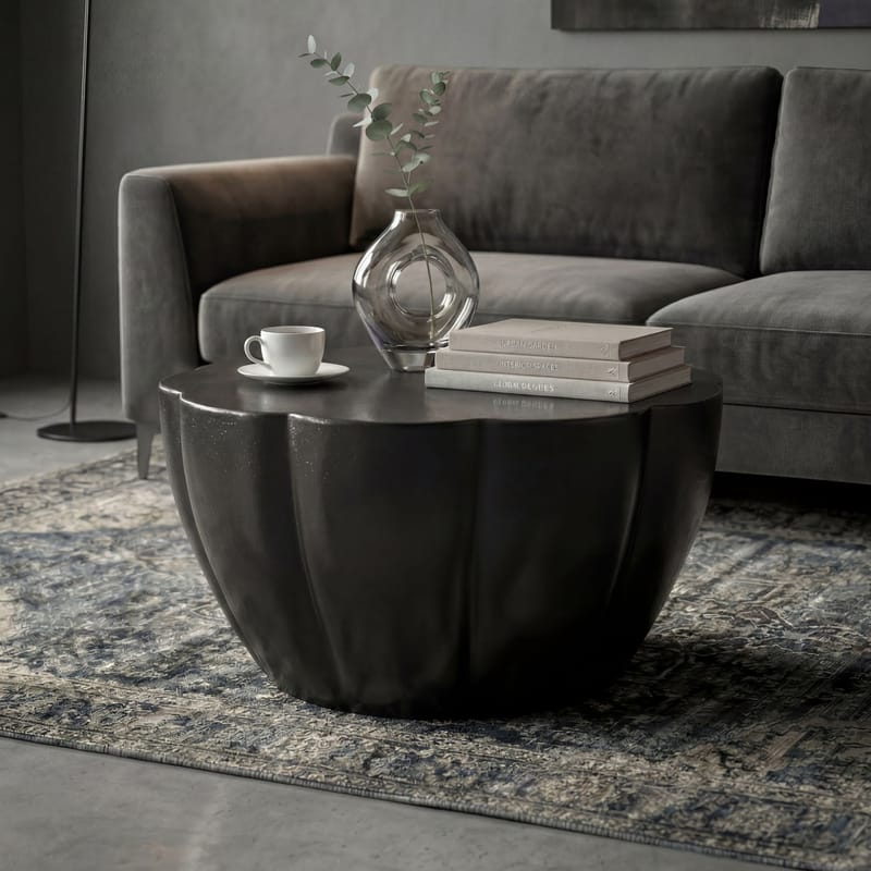 Denora Runt soffbord i aluminium med blomformad bordsskiva - svart - Möbler - Vardagsrum - Soffbord & vardagsrumsbord - Soffbord