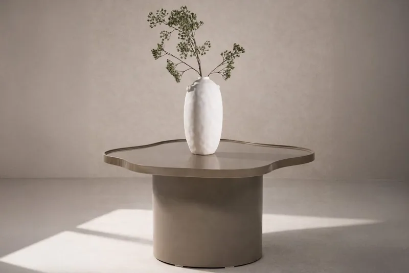 Ilse Asymmetriskt Soffbord 90 cm i Metall, Taupe